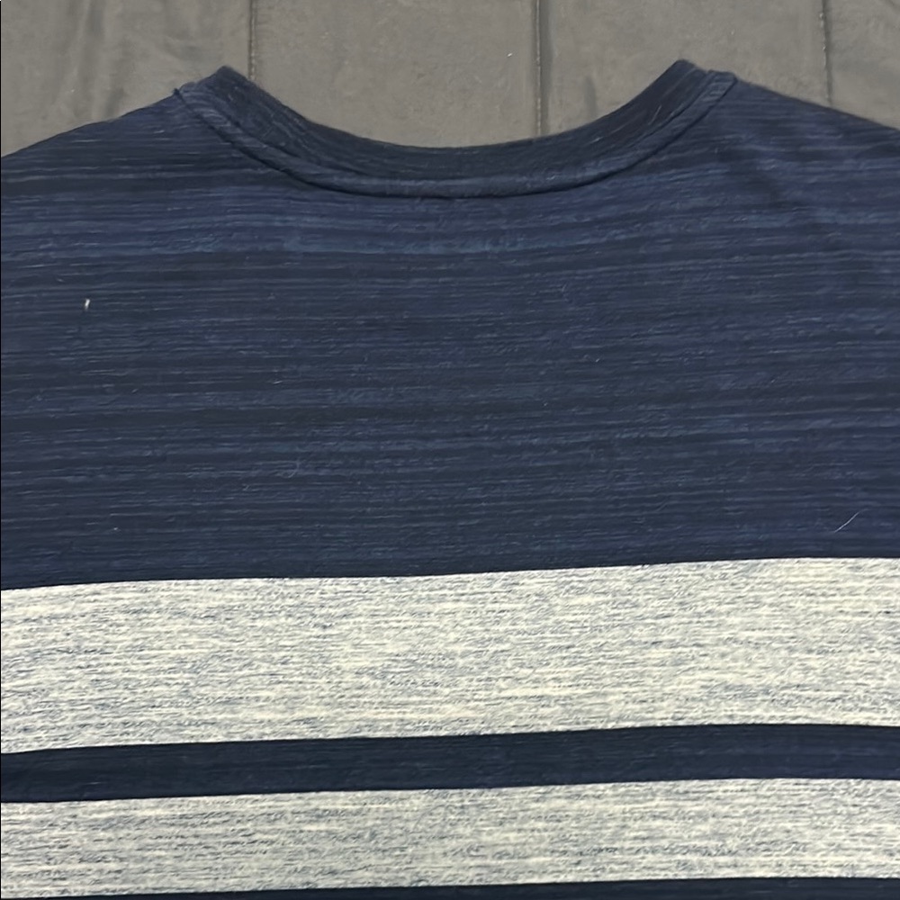 American Eagle Pocket Tee - Picture 7 of 8